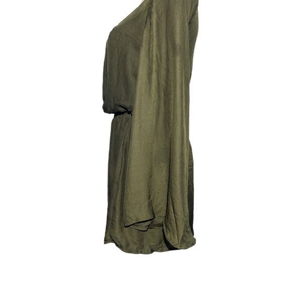 Show Me Your MuMu mini dress in army green. Size XS. Completely lined - Picture 5 of 9